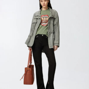 Straight-leg jeans with slit at the bottom